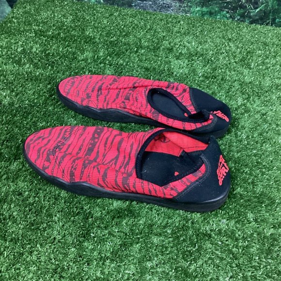 MTO Surf Shoes Red Black 10 - Picture 3 of 9